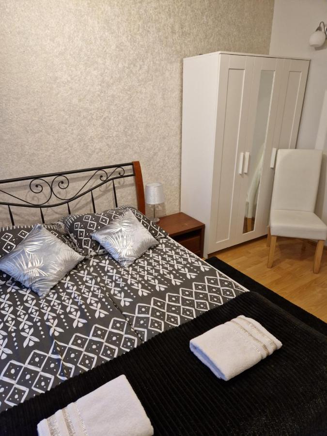 Zajazd Lesny Tuszyn Exteriör bild