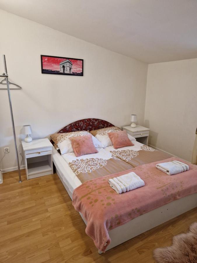 Zajazd Lesny Tuszyn Exteriör bild
