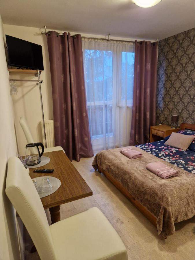 Zajazd Lesny Tuszyn Exteriör bild