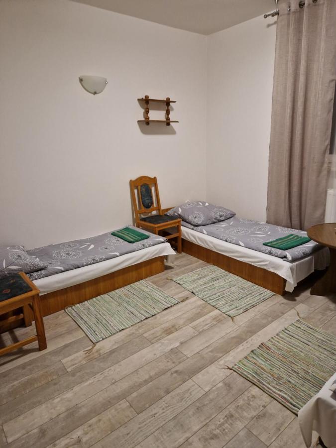 Zajazd Lesny Tuszyn Exteriör bild