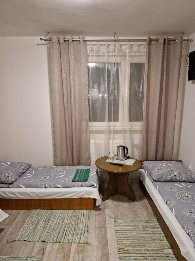 Zajazd Lesny Tuszyn Exteriör bild