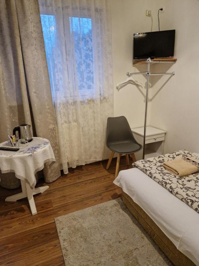 Zajazd Lesny Tuszyn Exteriör bild