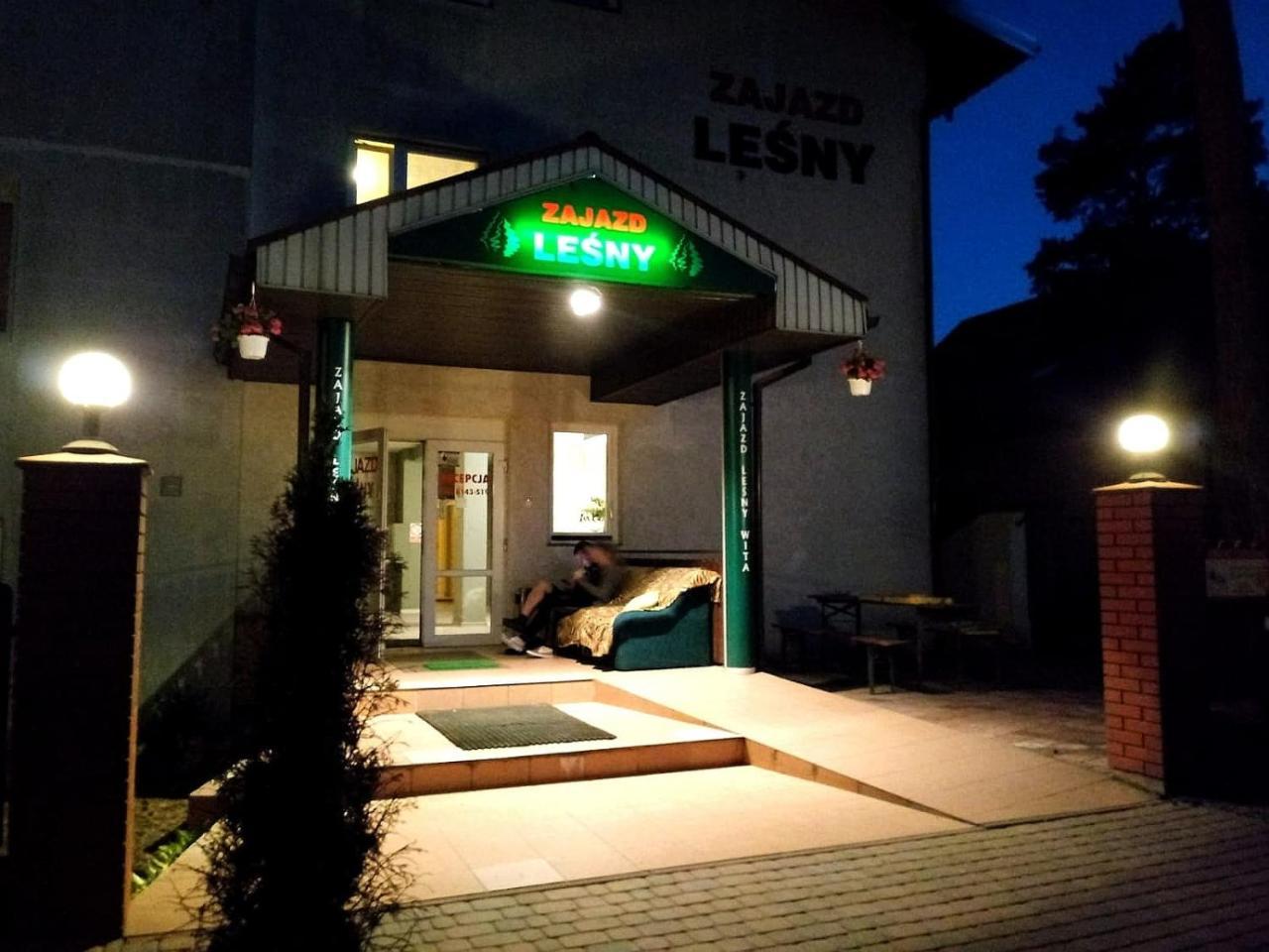 Zajazd Lesny Tuszyn Exteriör bild