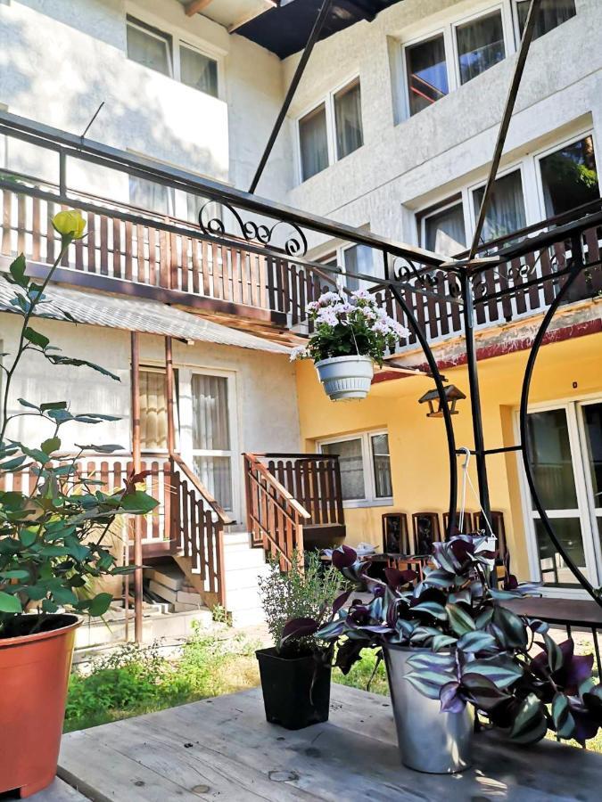 Zajazd Lesny Tuszyn Exteriör bild